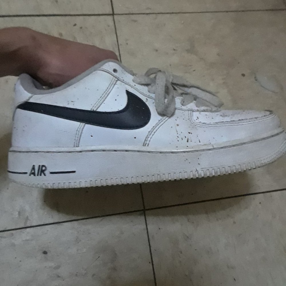 NIKE SNEAKERS